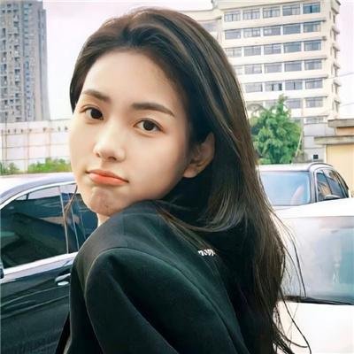 睡沙发的人